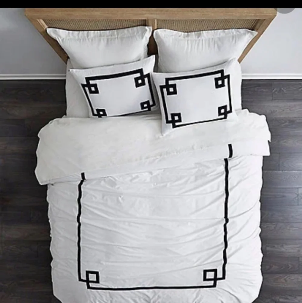 Villa by Noble Excellence Greek Key Queen Duvet Cover